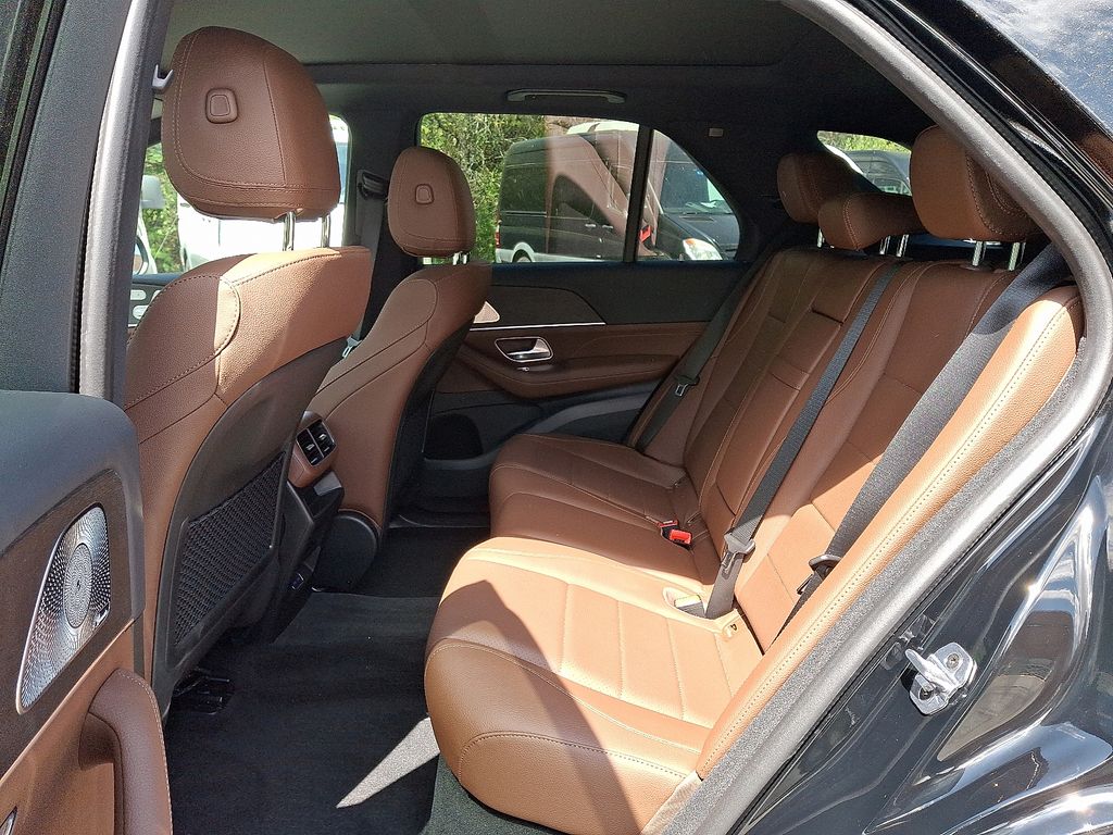 Thumbnail: 2025 Mercedes-Benz GLE - 10