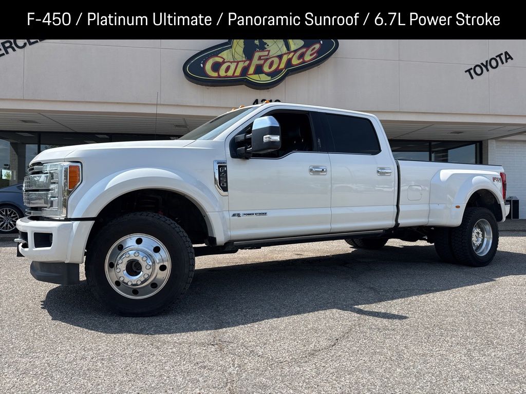 White 2017 Ford F-450 Super Duty Platinum Crew Cab LB DRW 4WD Pickup Truck Four-Wheel Drive 6-Speed Automatic