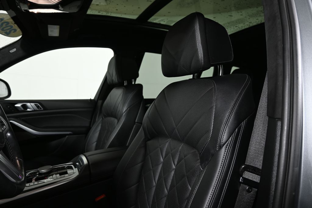 Thumbnail: 2024 BMW X7 - 15