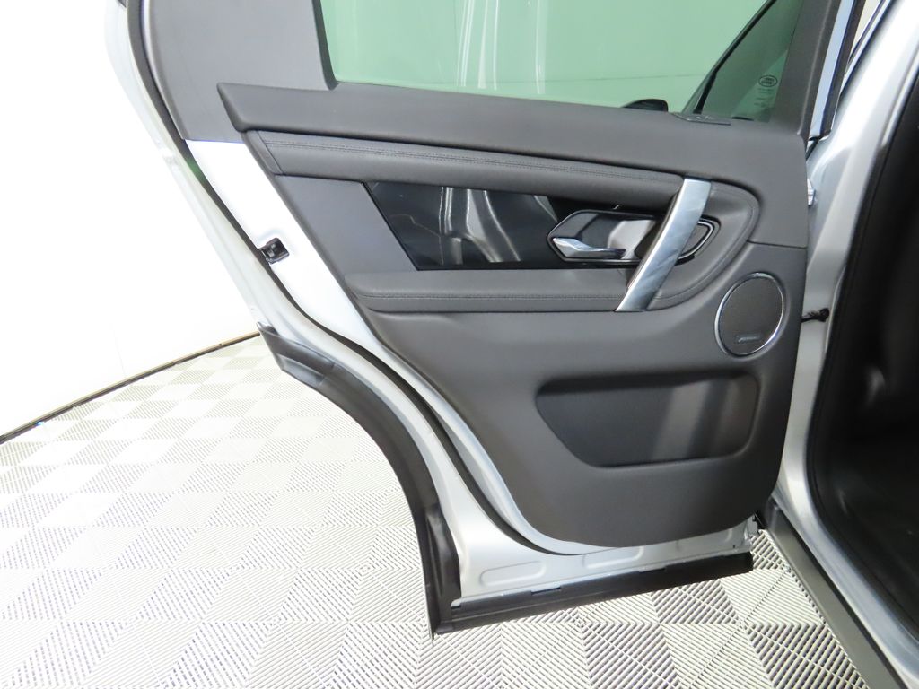 Thumbnail: 2024 Land Rover Discovery Sport - 27