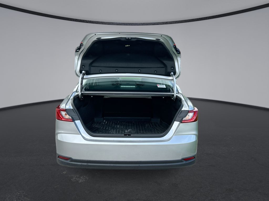 Thumbnail: 2025 Toyota Camry - 31