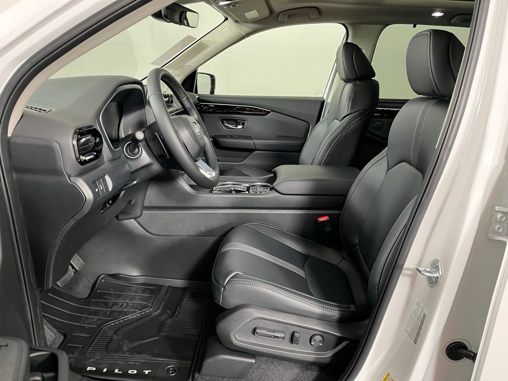 Thumbnail: 2025 Honda Pilot - 25