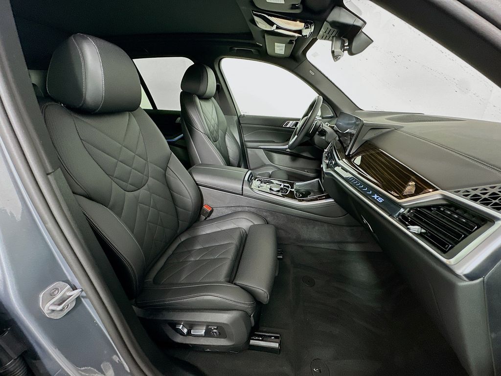 Thumbnail: 2025 BMW X5 - 29