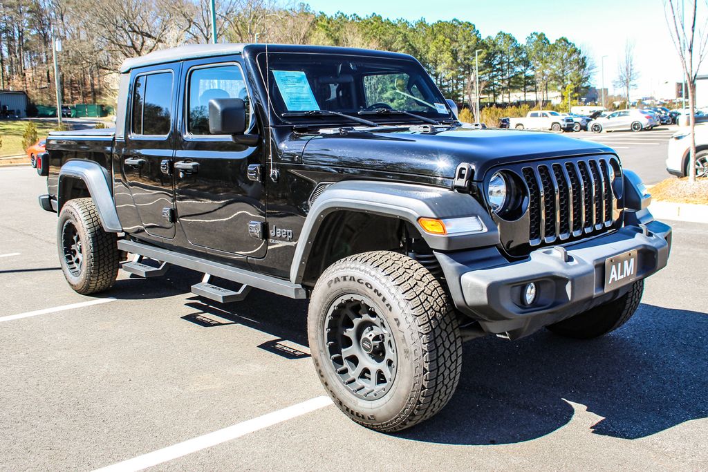 2022 Jeep Gladiator Sport photo 2