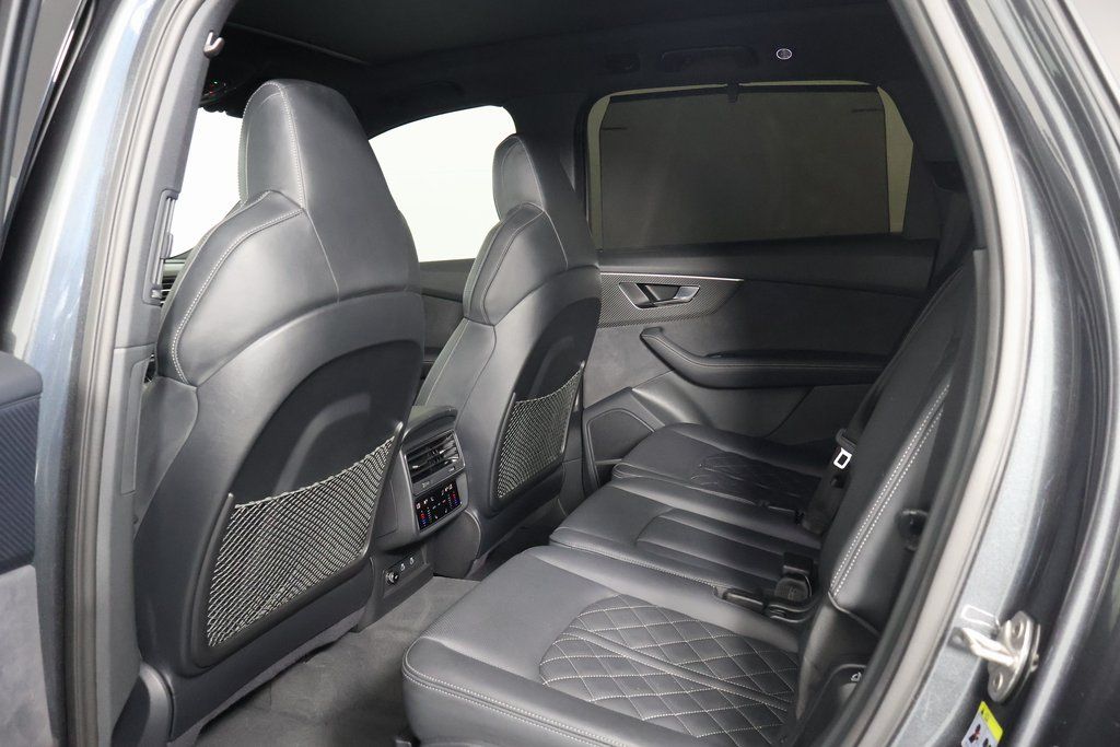 Thumbnail: 2025 Audi SQ7 - 11