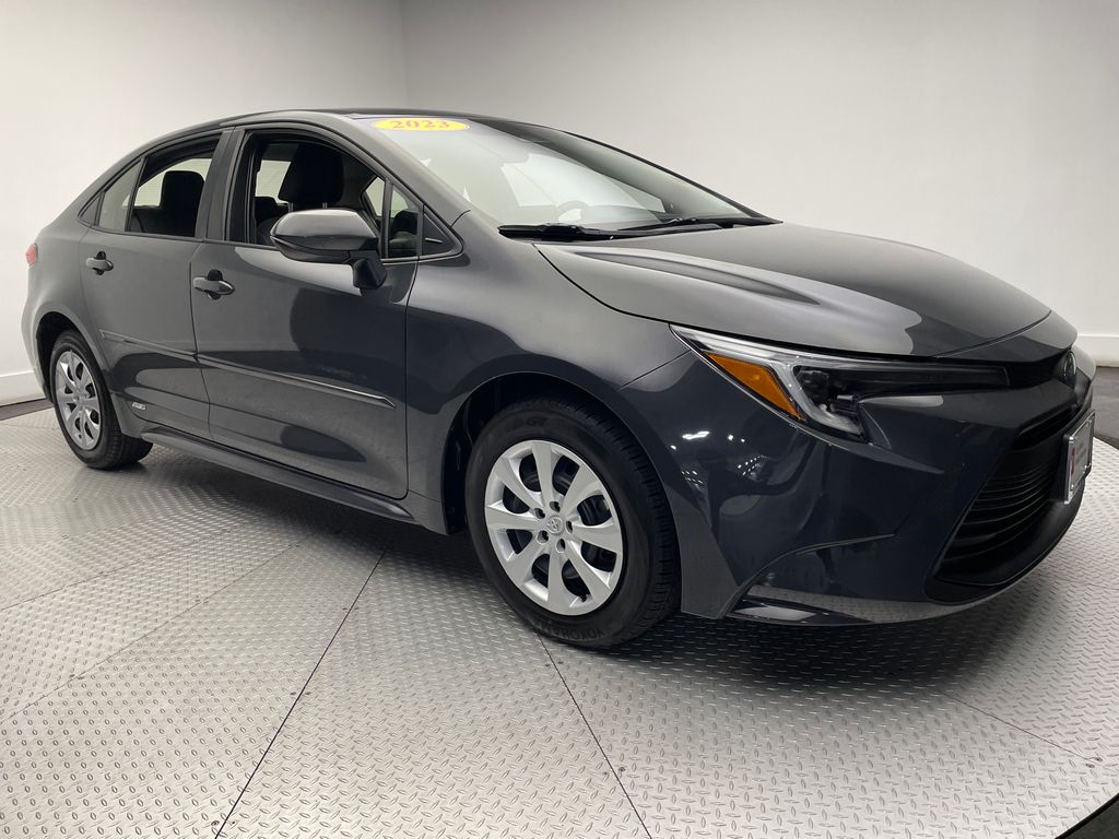 2023 Toyota Corolla LE 3
