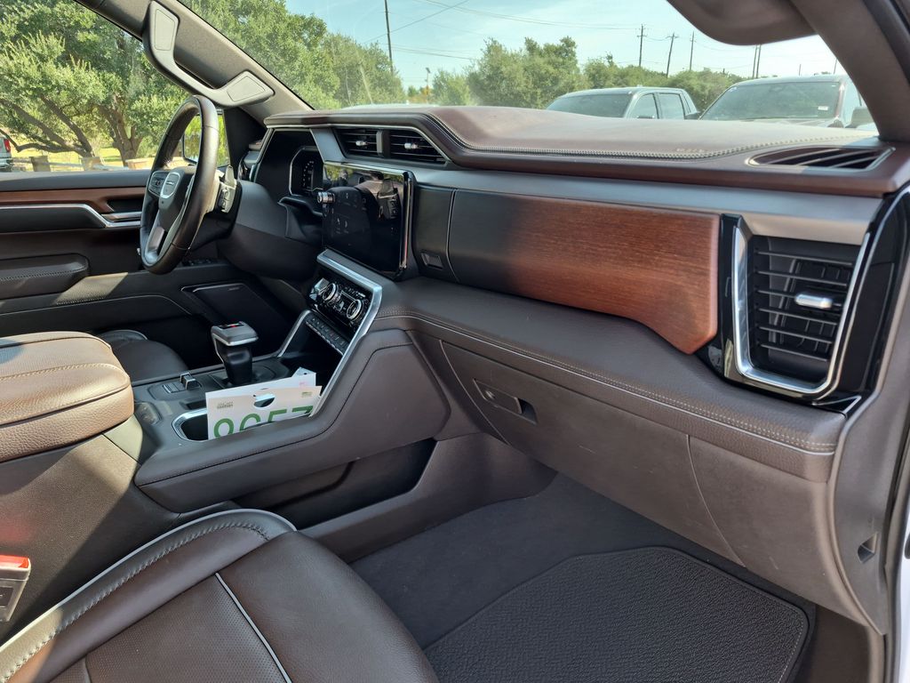 Used 2023 White GMC Denali image 41
