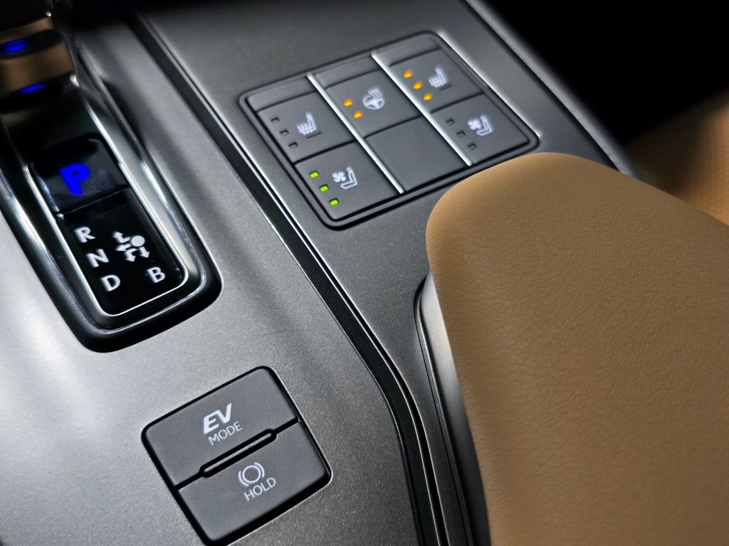 Thumbnail: 2026 Lexus UX - 25