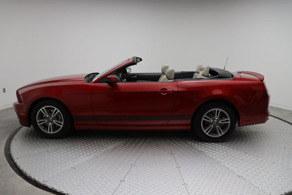 2013 Ford Mustang Premium 12