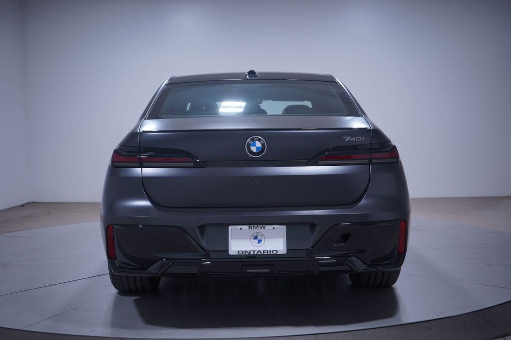 Thumbnail: 2025 BMW 7 Series - 5