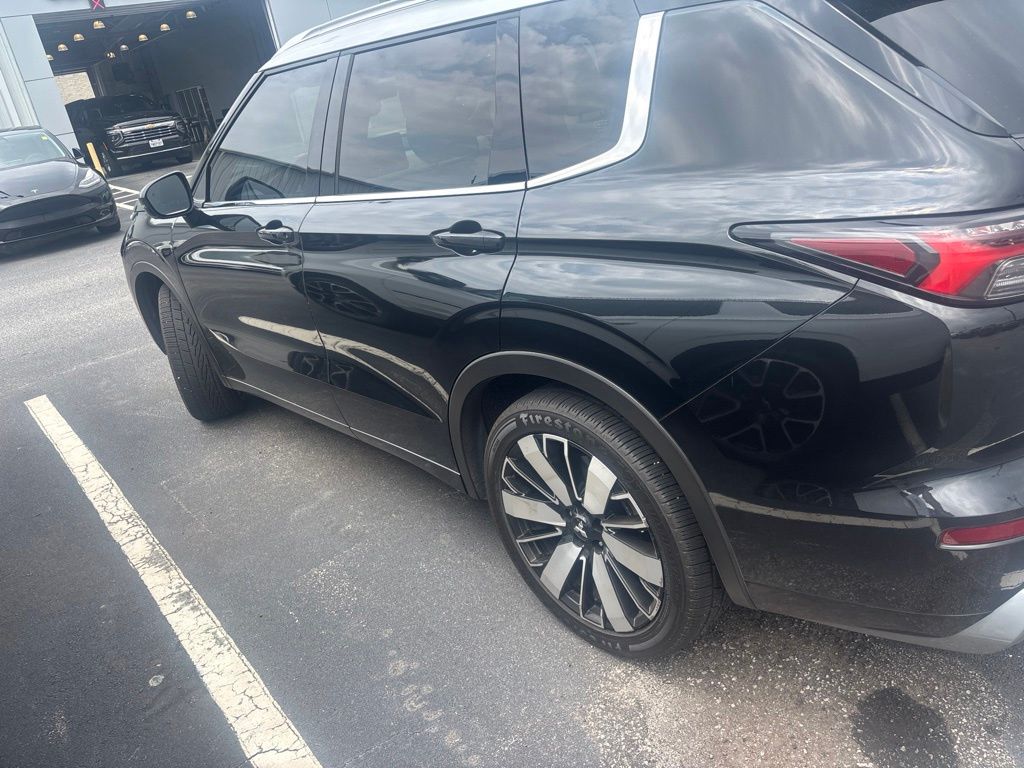 Black Diamond 2025 Mitsubishi Outlander SUV / Crossover Front-Wheel Drive Continuously Variable Transmission