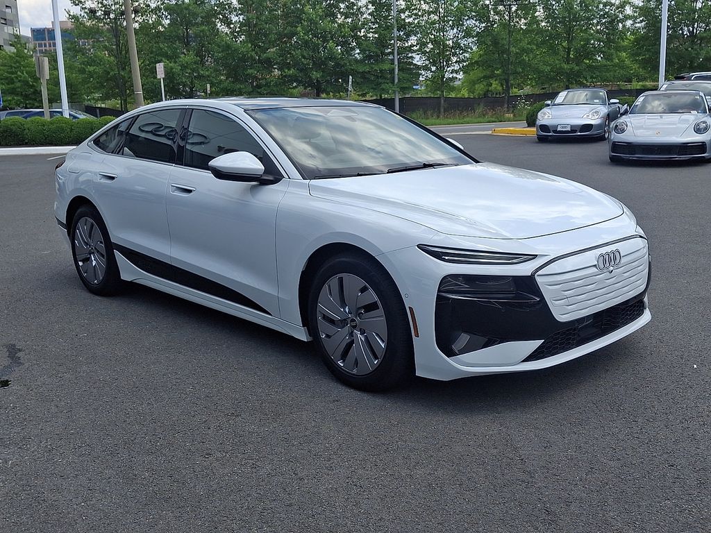 Thumbnail: 2025 Audi e-tron S - 3