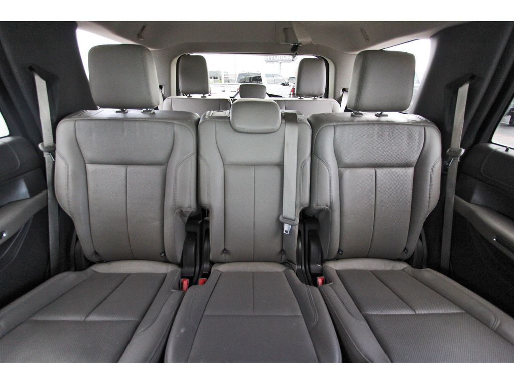 2018 Ford Expedition XLT Red at Autostrade