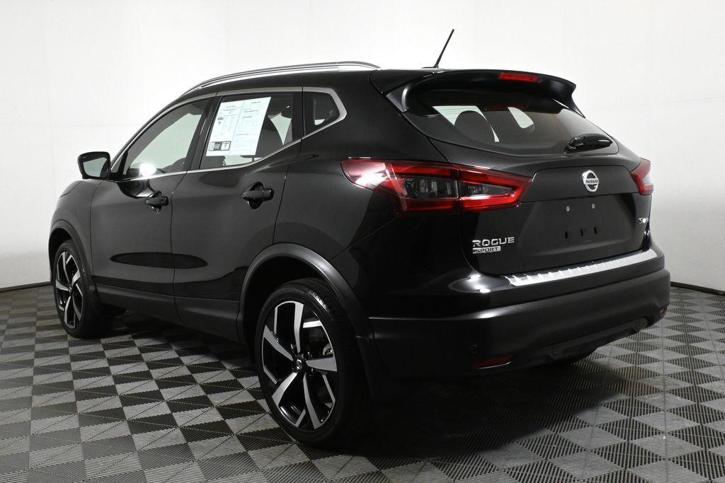 2022 Nissan Rogue Sport SL 5