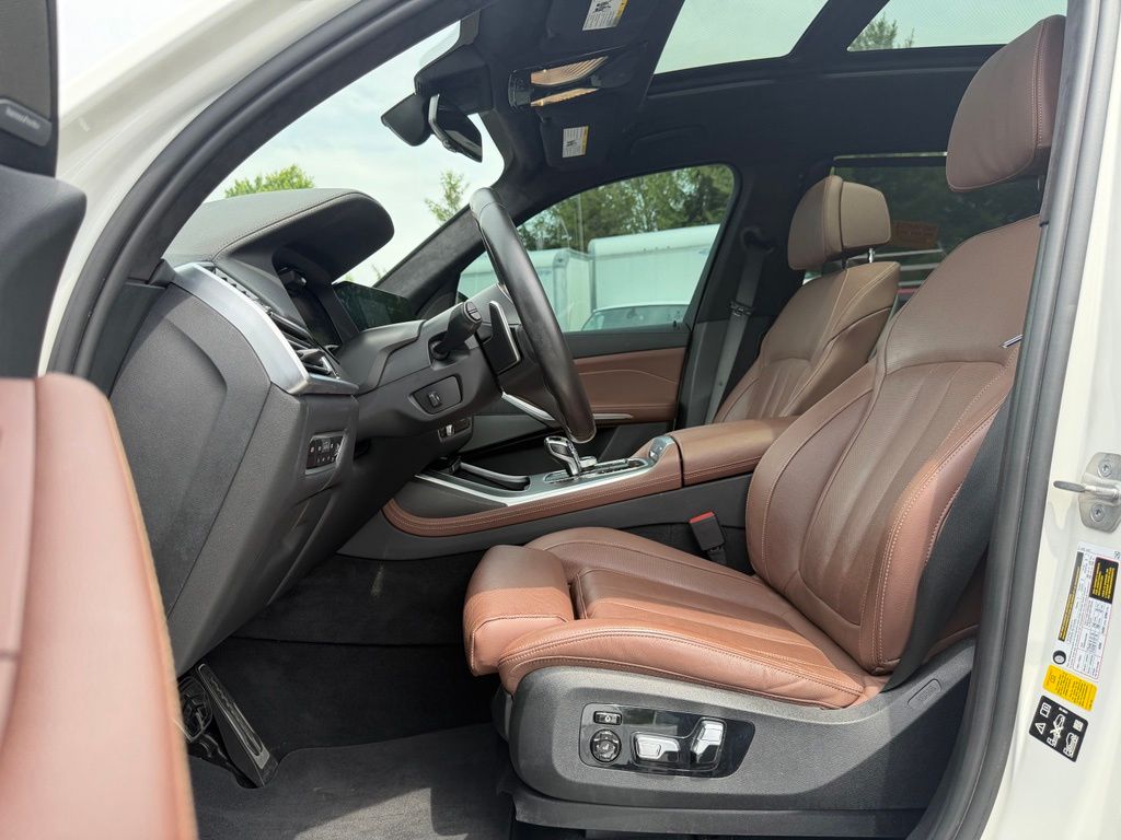 2022 BMW X7 M50i