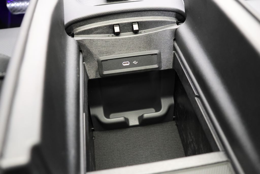 Thumbnail: 2026 Mercedes-Benz GLE - 30