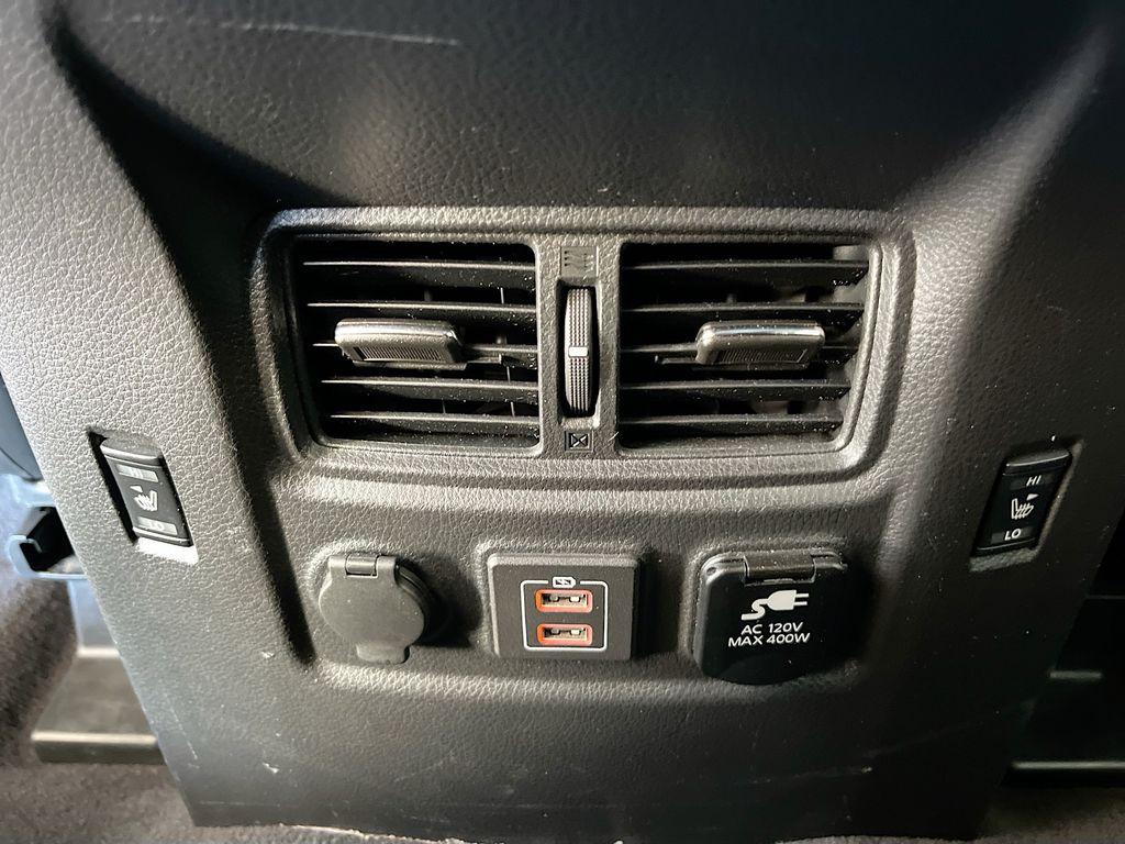 Used 2022 White Nissan PRO-4X image 26