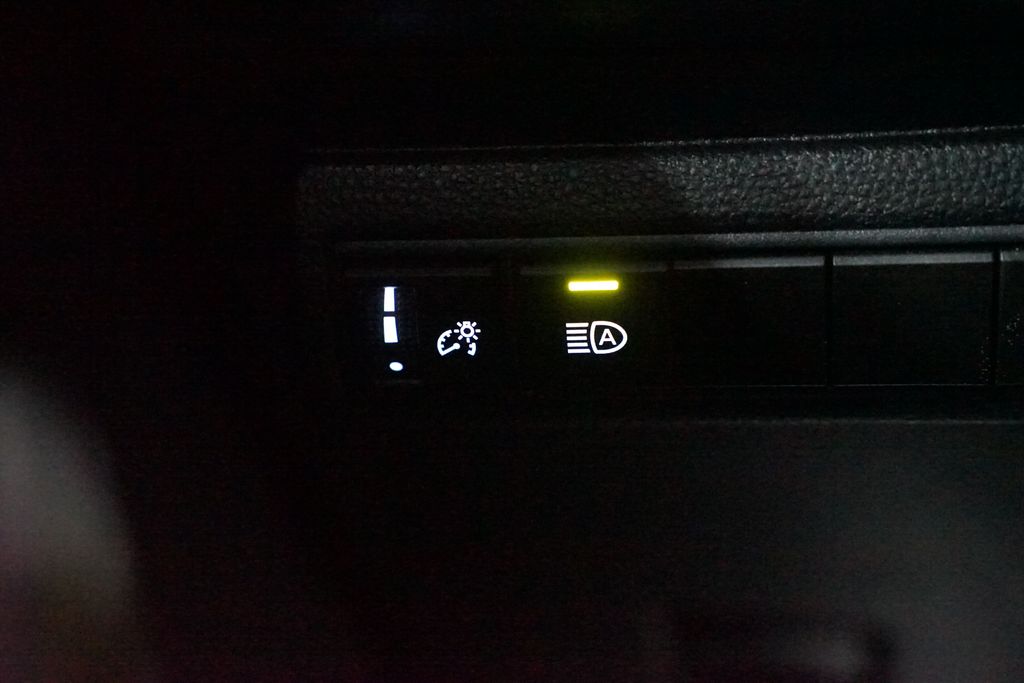 Thumbnail: 2023 Toyota Corolla - 21