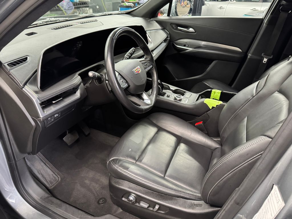 2024 Cadillac XT4 Premium Luxury