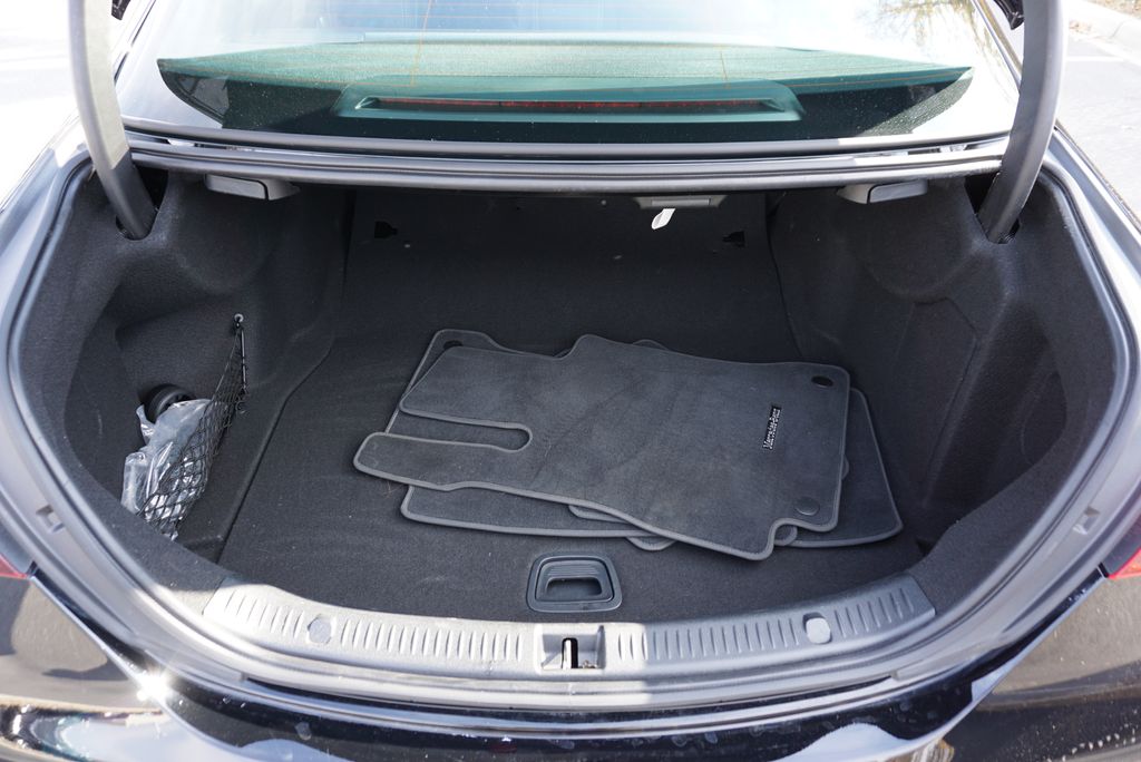 Thumbnail: 2022 Mercedes-Benz E-Class - 17