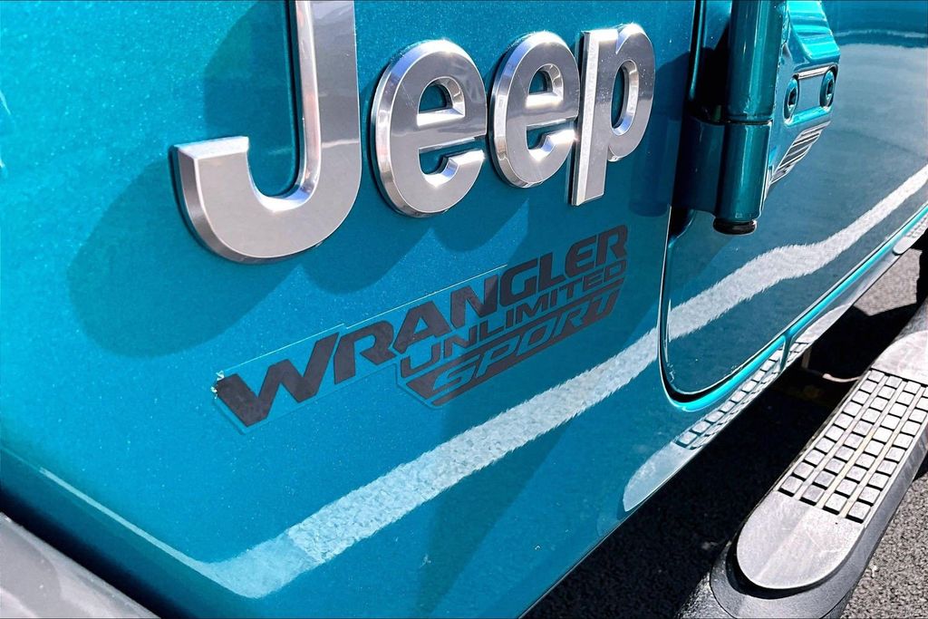 Used 2020 Teal Jeep Unlimited Sport image 34