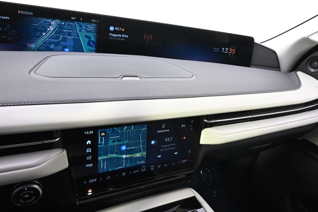 New 2026 White Lincoln Reserve image 26