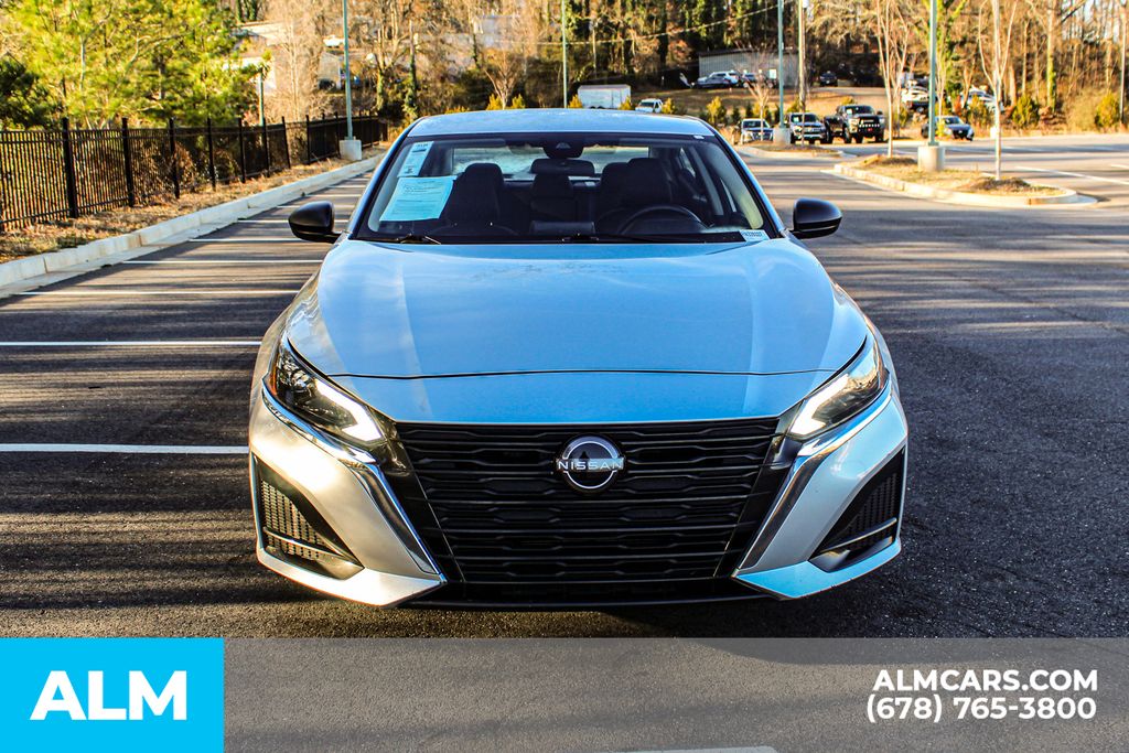 Used 2024 Silver Nissan 2.5 SV image 10
