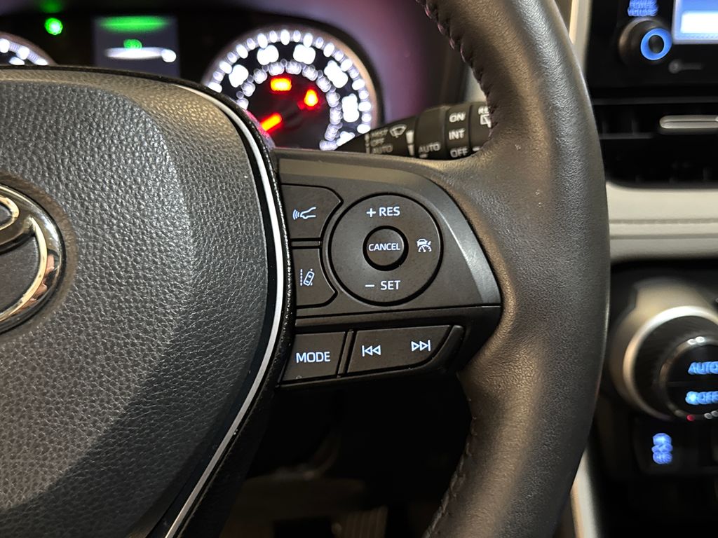 Certified Used 2020 White Toyota XLE Premium image 23