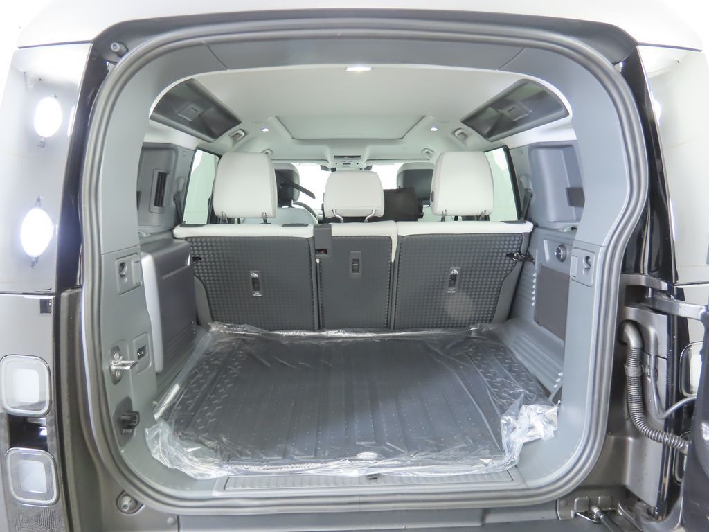 Thumbnail: 2026 Land Rover Defender - 30