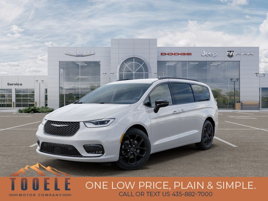 Bright White Clearcoat 2026 Chrysler Pacifica Minivan Front-Wheel Drive 9-Speed Automatic