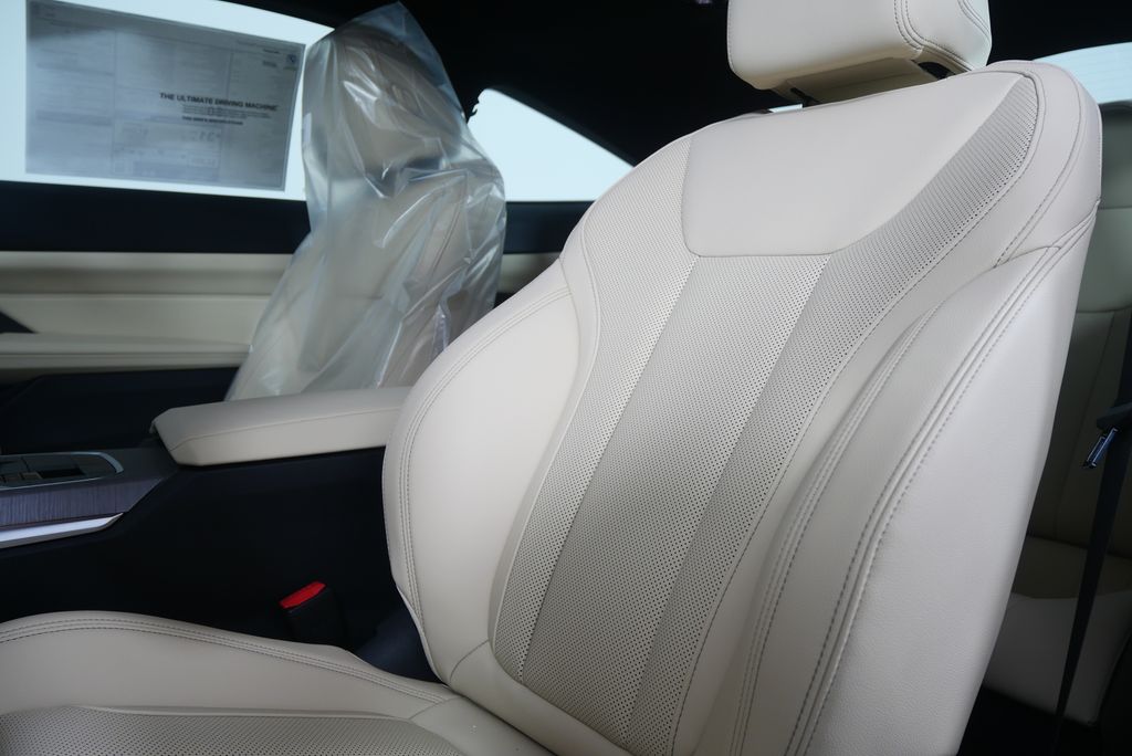 Thumbnail: 2026 BMW 4 Series - 10