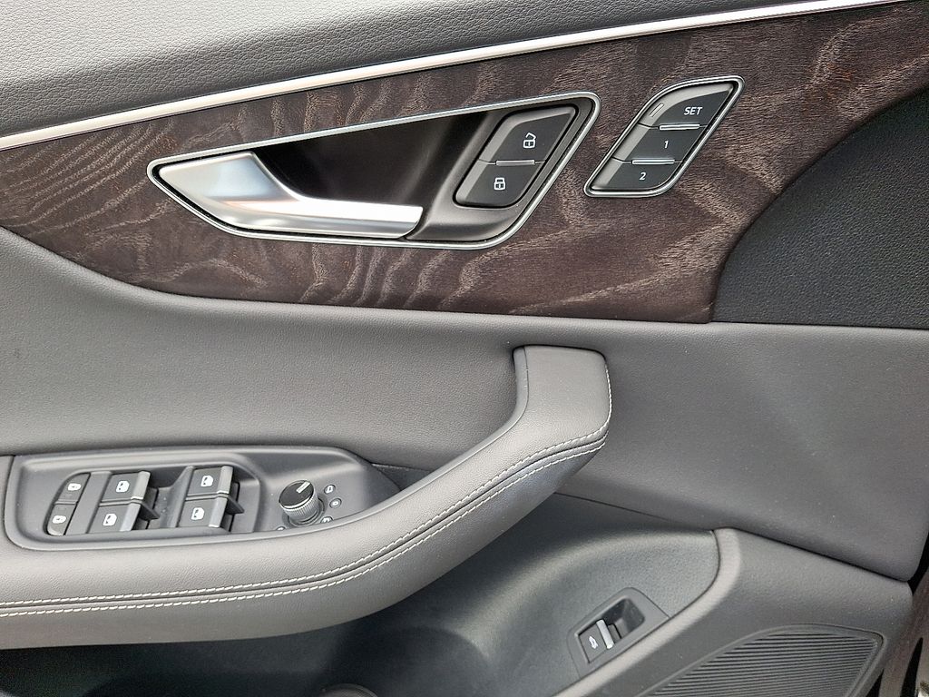2023 Audi Q8 Premium Plus 12