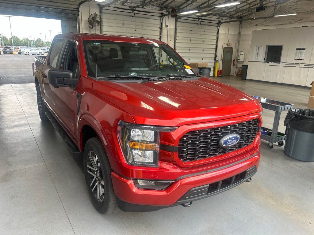 Hot Pepper Red Metallic Tinted Clearcoat 2023 Ford F-150 Pickup Truck Four-Wheel Drive Automatic