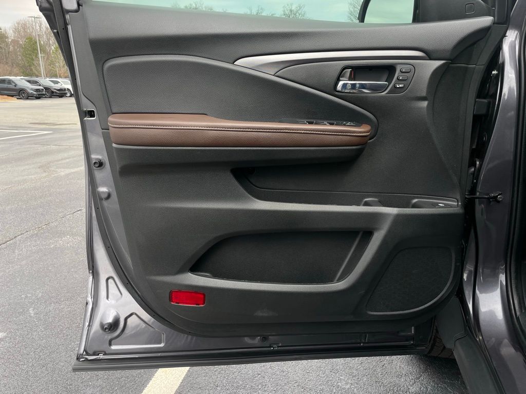 Thumbnail: 2025 Honda Ridgeline - 24