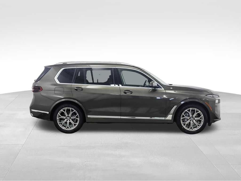 Thumbnail: 2026 BMW X7 - 6