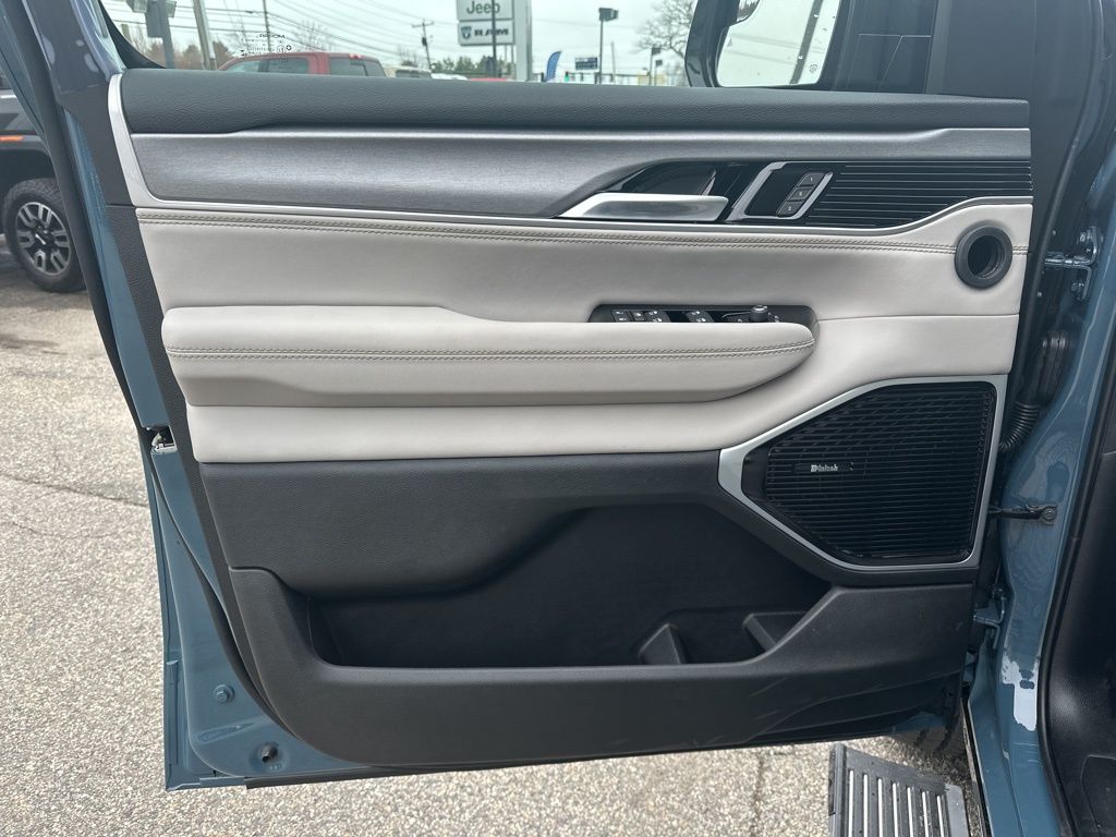New 2026 Jeep Grand Wagoneer SUV