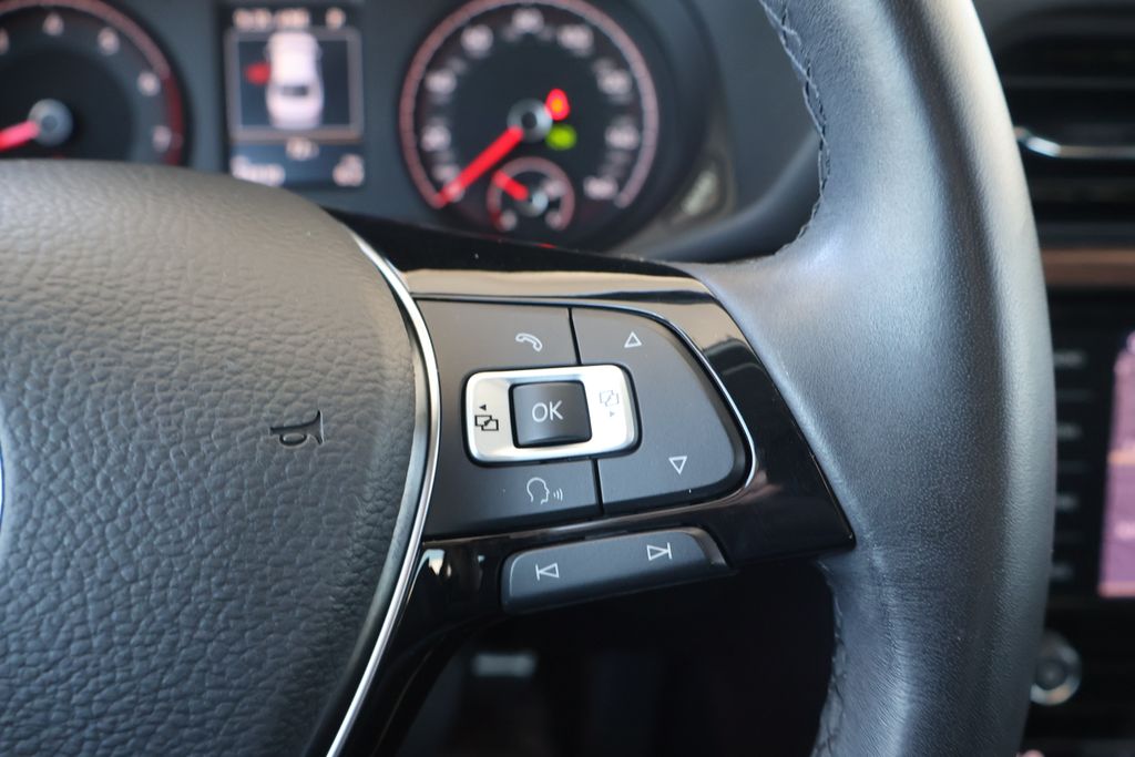 2020 Volkswagen Passat 2.0T 13