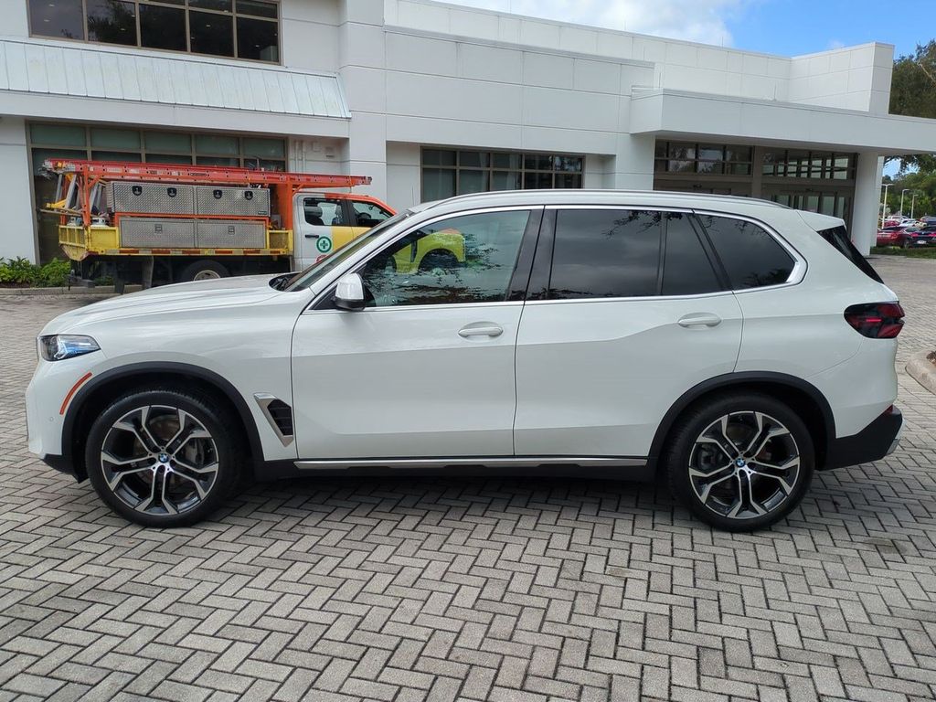 New 2026 White BMW sDrive40i image 7