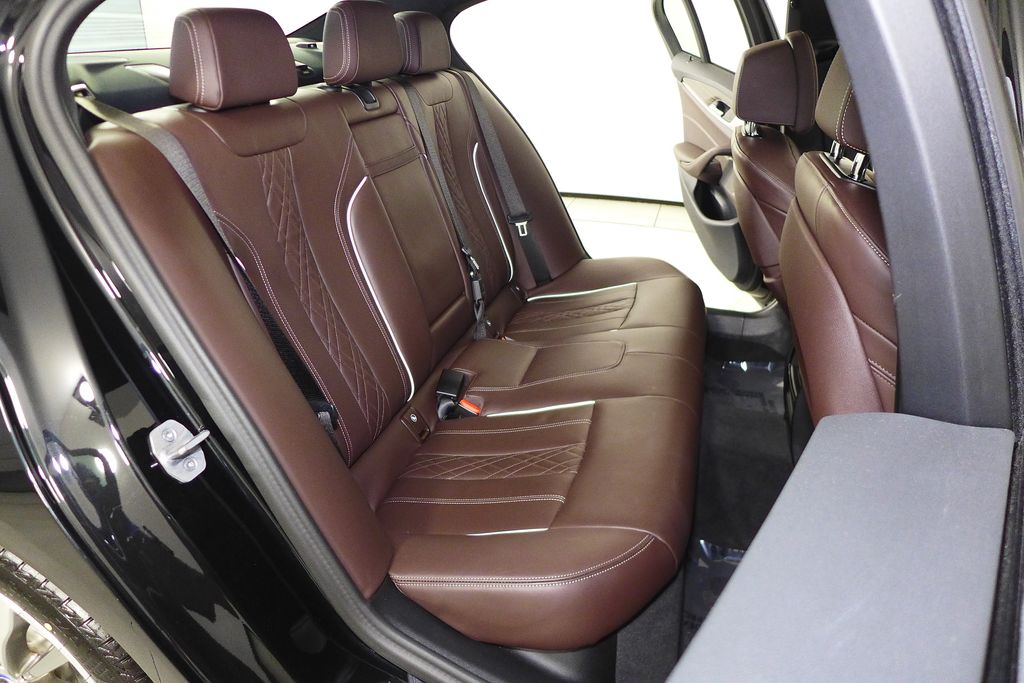 Thumbnail: 2023 BMW 5 Series - 19