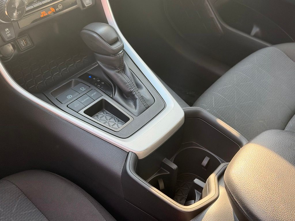 2025 Toyota RAV4 XLE Magnetic Gray Metallic - Jim Hudson Acura - Image 21