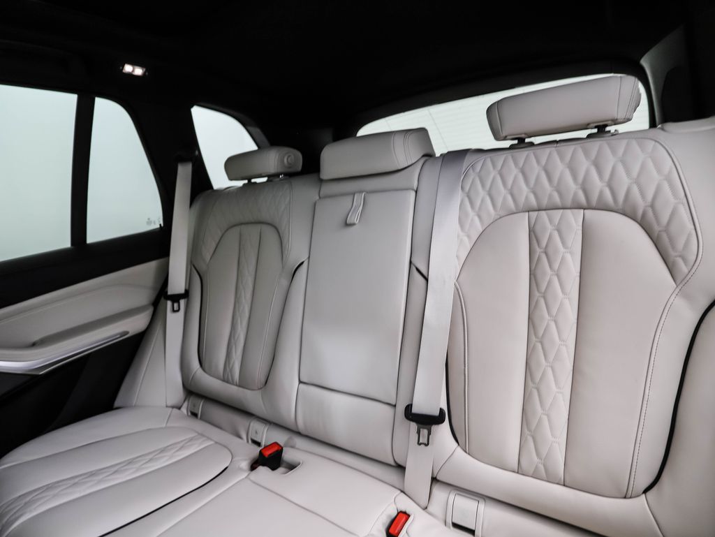 Thumbnail: 2026 BMW X5 - 22