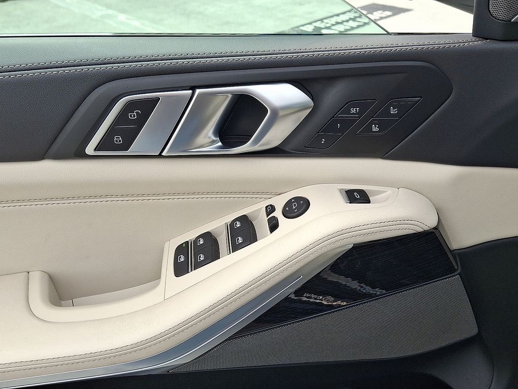 Thumbnail: 2025 BMW X5 - 14