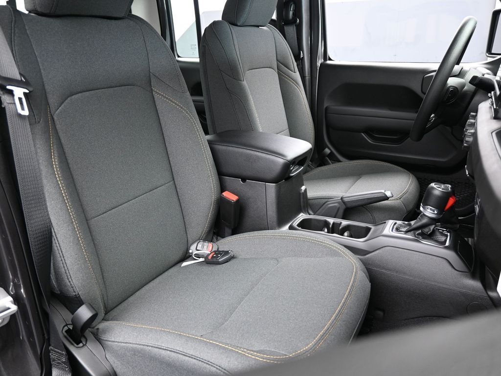 New 2026 Granite Crystal Metallic Clearcoat Jeep Sport image 39