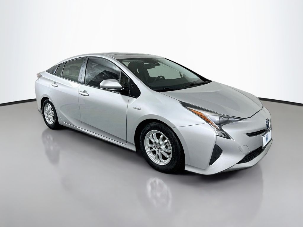 Thumbnail: 2016 Toyota Prius - 3