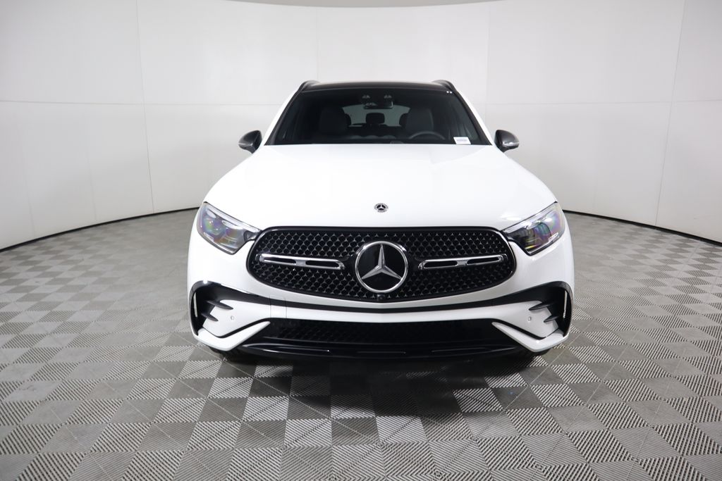 2025 Mercedes-Benz GLC 300 2