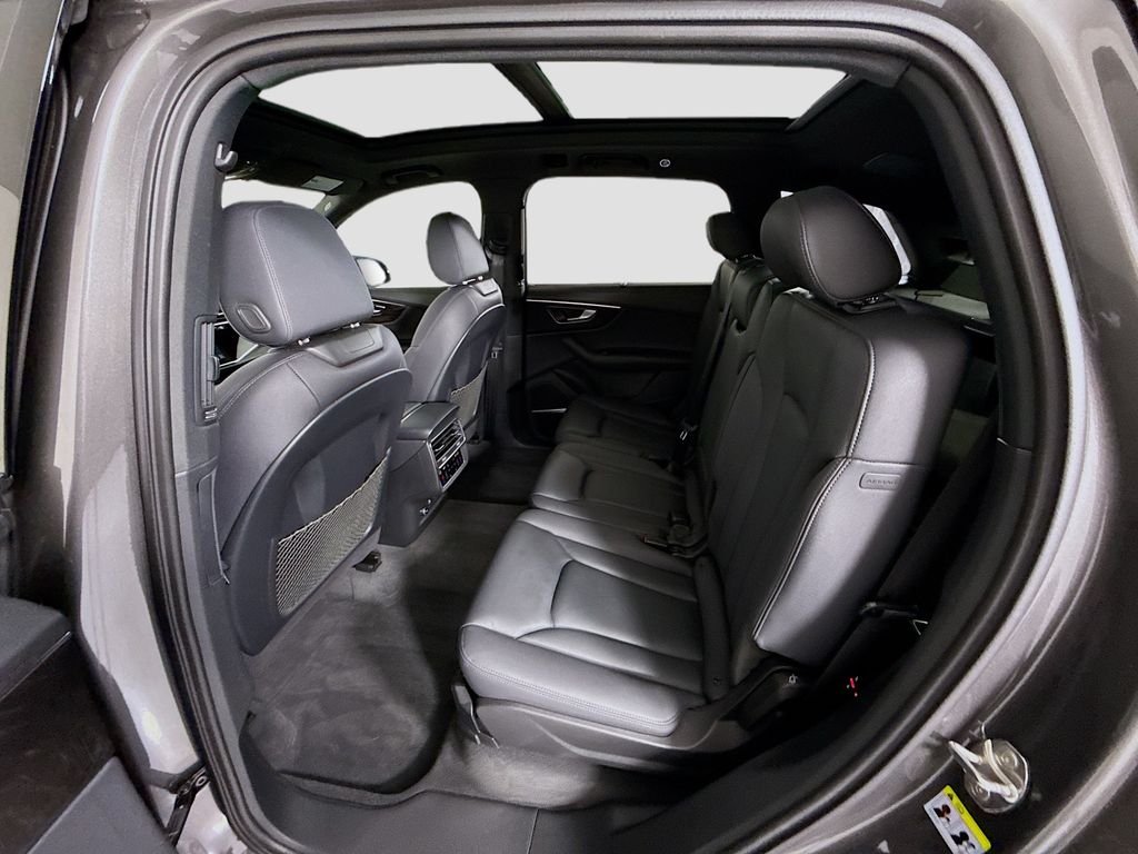 Thumbnail: 2023 Audi Q7 - 22