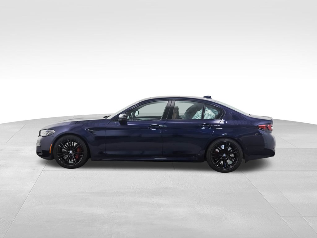 Thumbnail: 2022 BMW M5 - 2