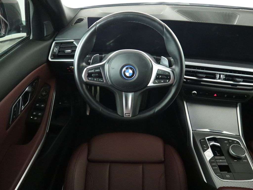 Thumbnail: 2023 BMW 3 Series - 10