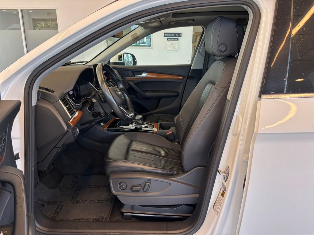 2023 Audi Q5 45 S line Premium