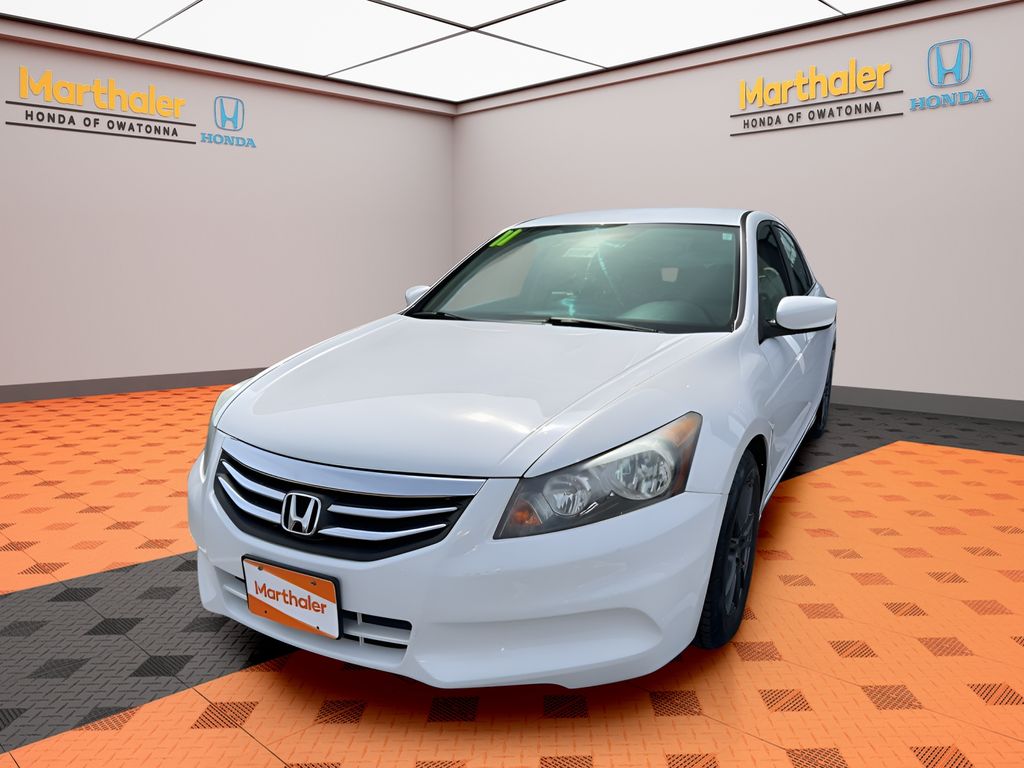 White 2011 Honda Accord SE Sedan Front-Wheel Drive 5-Speed Automatic Overdrive
